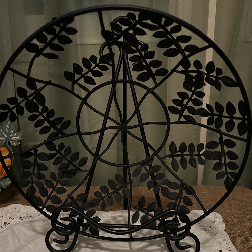 Black Rod Iron Metal Leaf Tropical Design Serving Bowl 12”